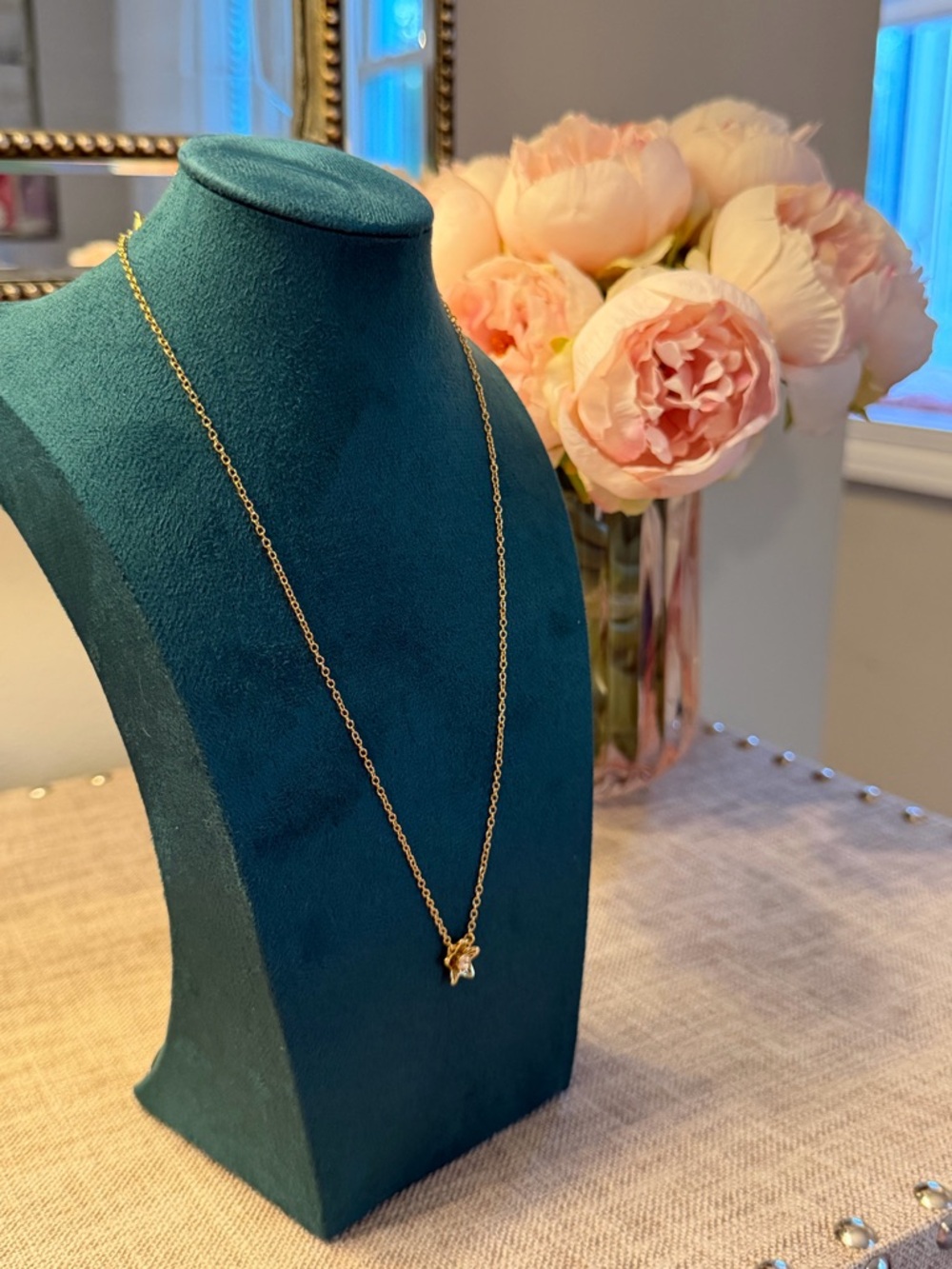 Coach NWOT Gold Flower Pendant Necklace with Clear Stone - Picture 11 of 11